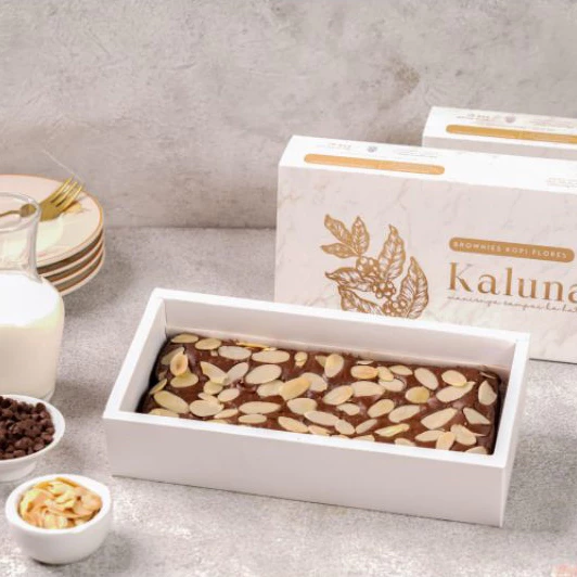 Kaluna Cakes - Fudgy Brownies Panggang Almond Ukr. 22x10 - Brownies Panggang Almond