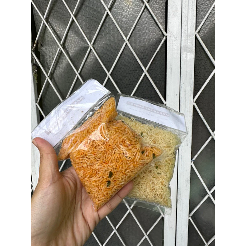 BIHUN KREMES PEDAS GURIH DAUN JERUK 2.000 AN